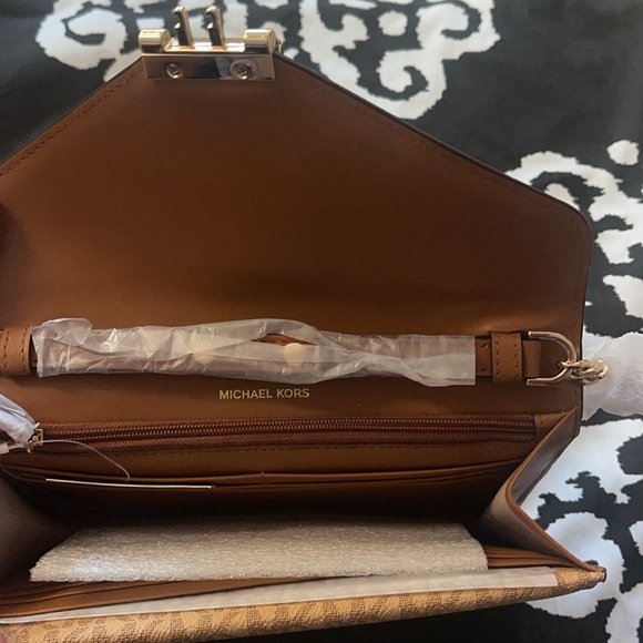 Michael Kors Sloan Large Leather Chain Wallet - Picture 5 of 6